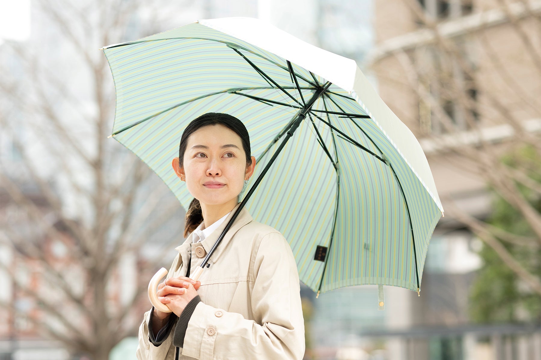 雨の日も気持ちが晴れやかになるビタミンカラーの新傘「Riff」が登場