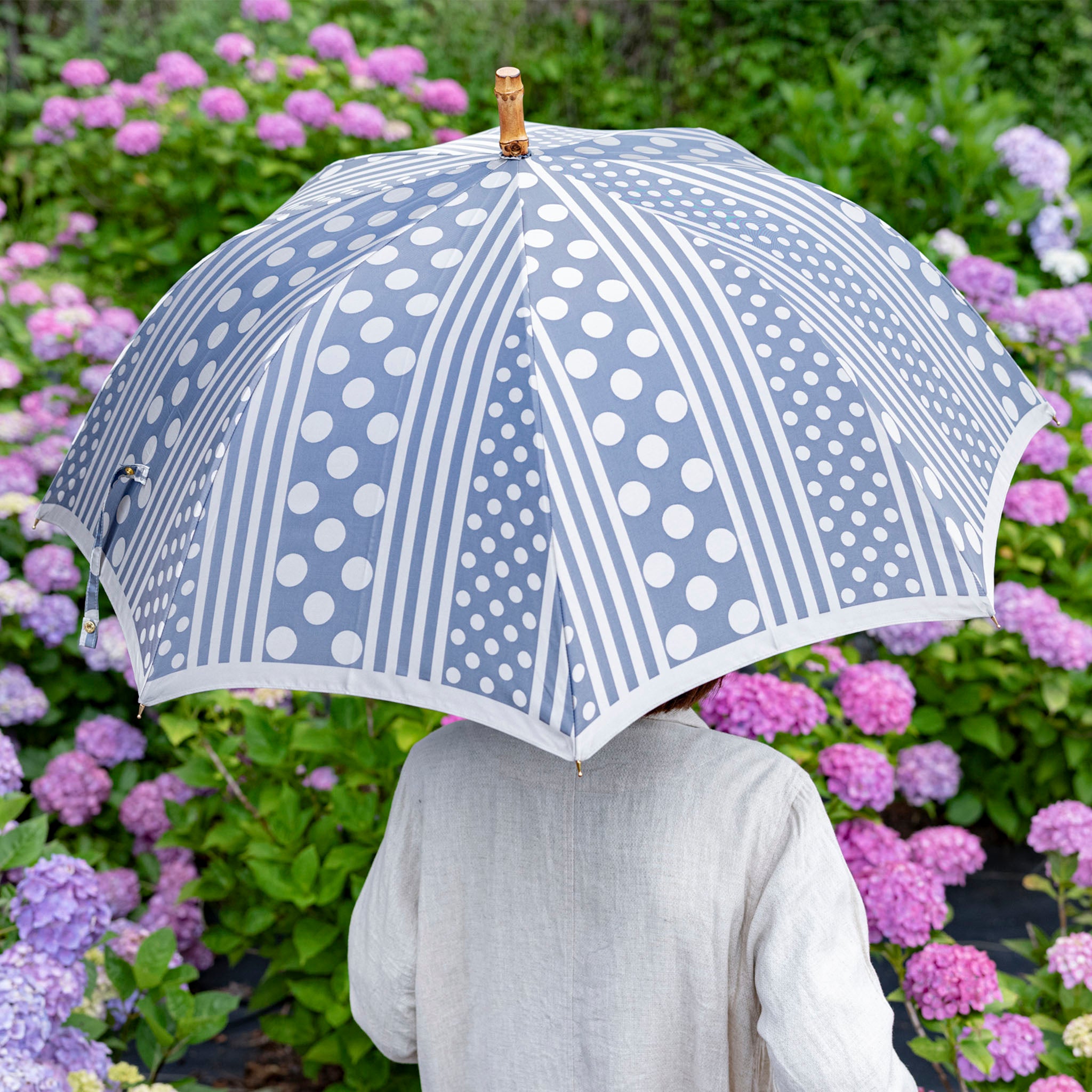 新品☆槙田商店 レディス傘 kirie(ドットストライプ) シンプルで使いやすいレディース長傘！晴雨兼用雨傘8本骨60cm
