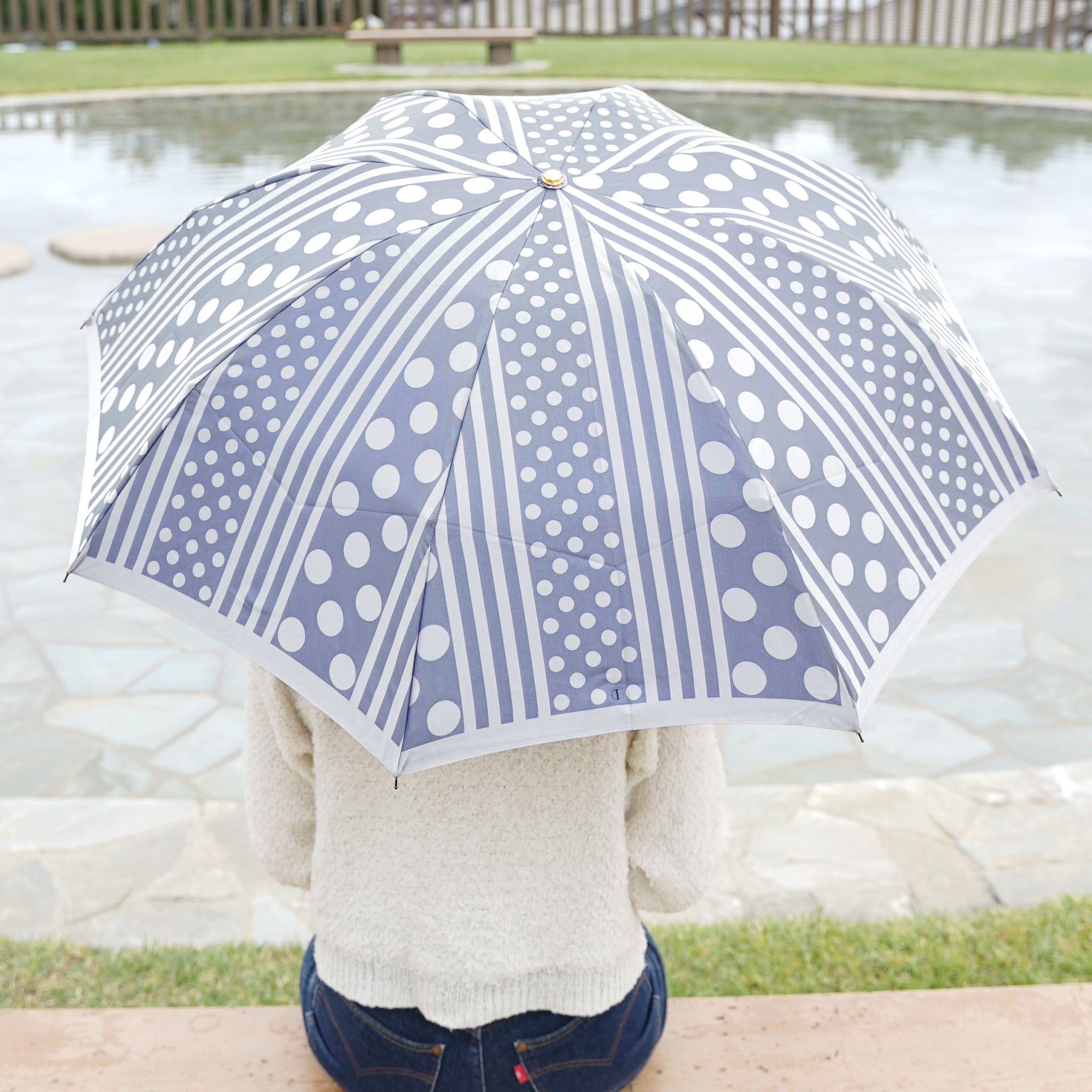 シンプルデザインのレディース折りたたみ傘！晴雨兼用雨傘8本骨55cm