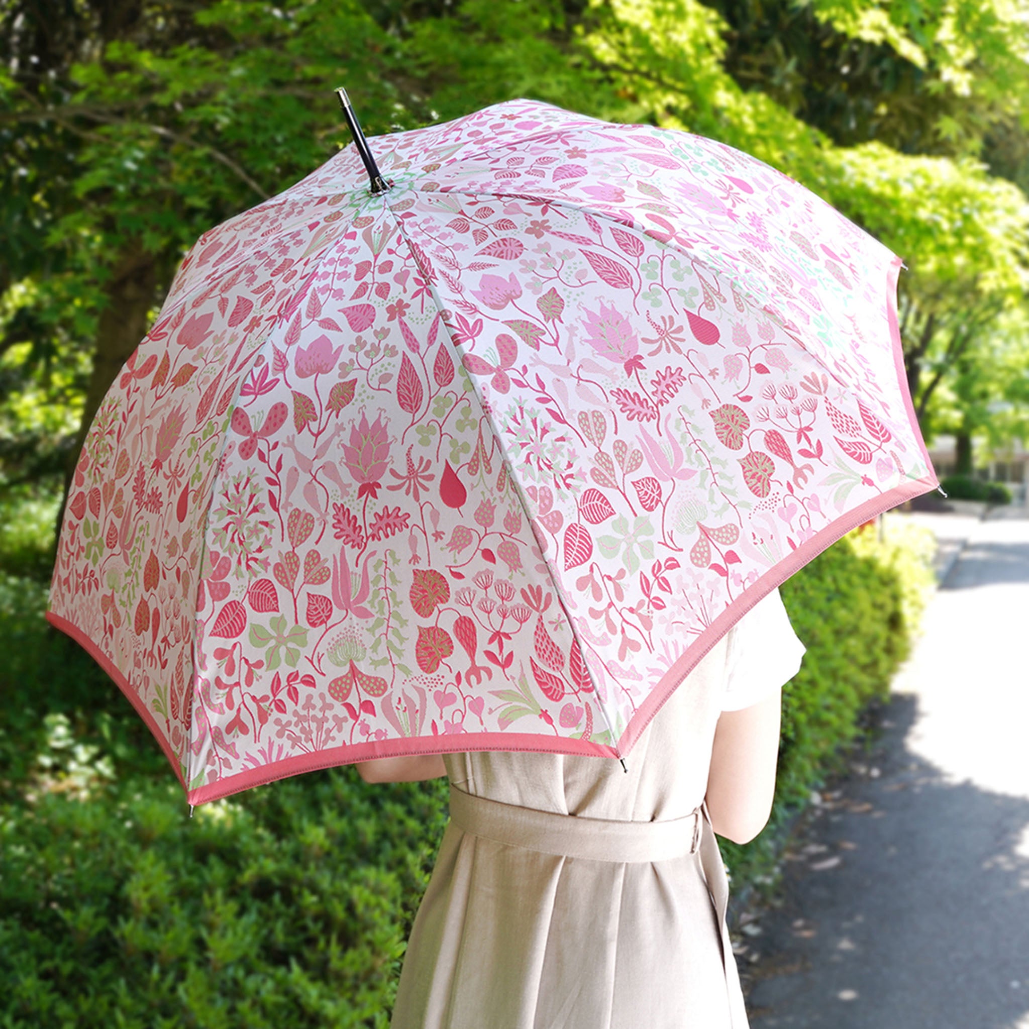晴雨兼用 レディース Stig L. HERBARIUM ピンク 長傘 使用イメージ