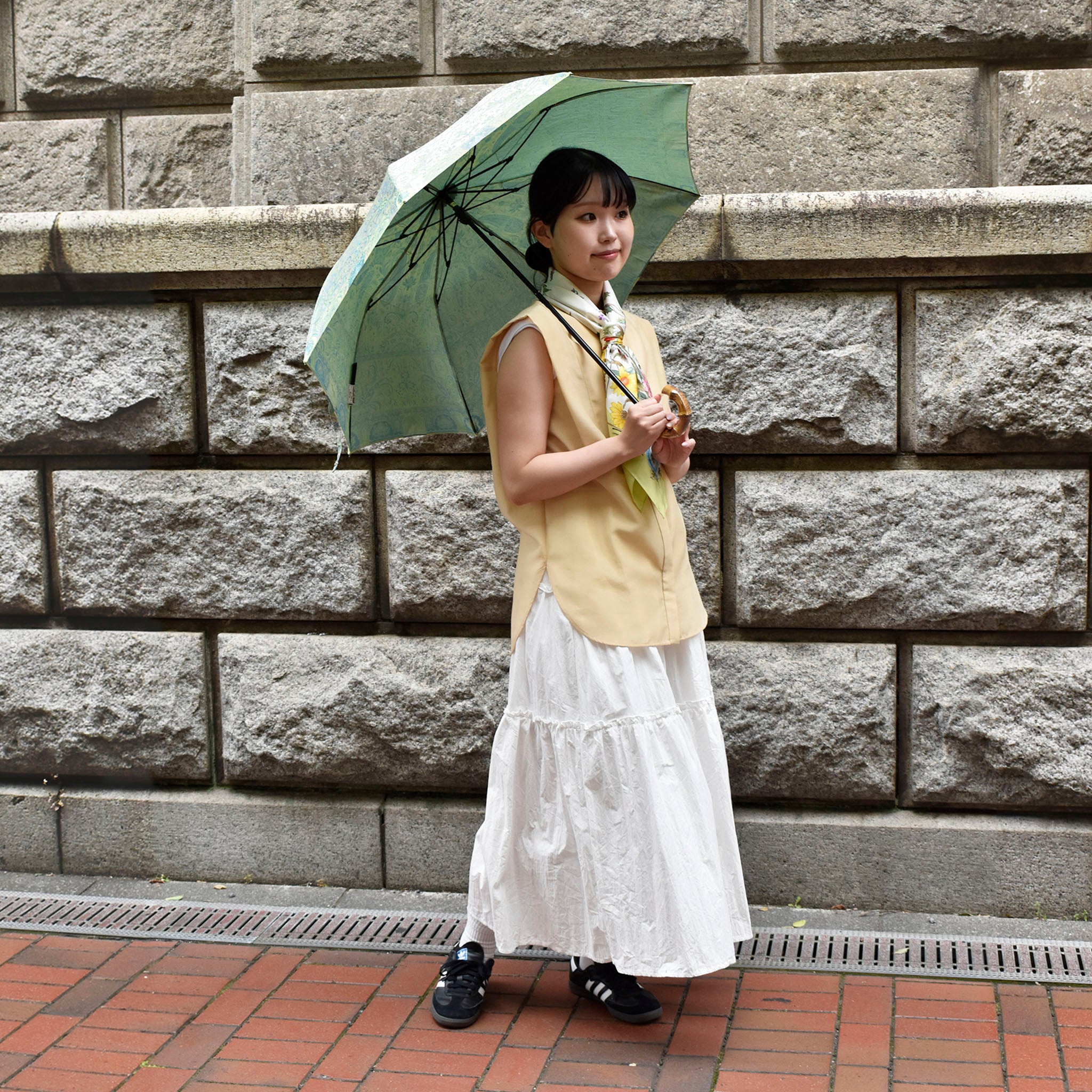 晴雨兼用折りたたみ傘 カシミール21 グリーン 使用イメージ