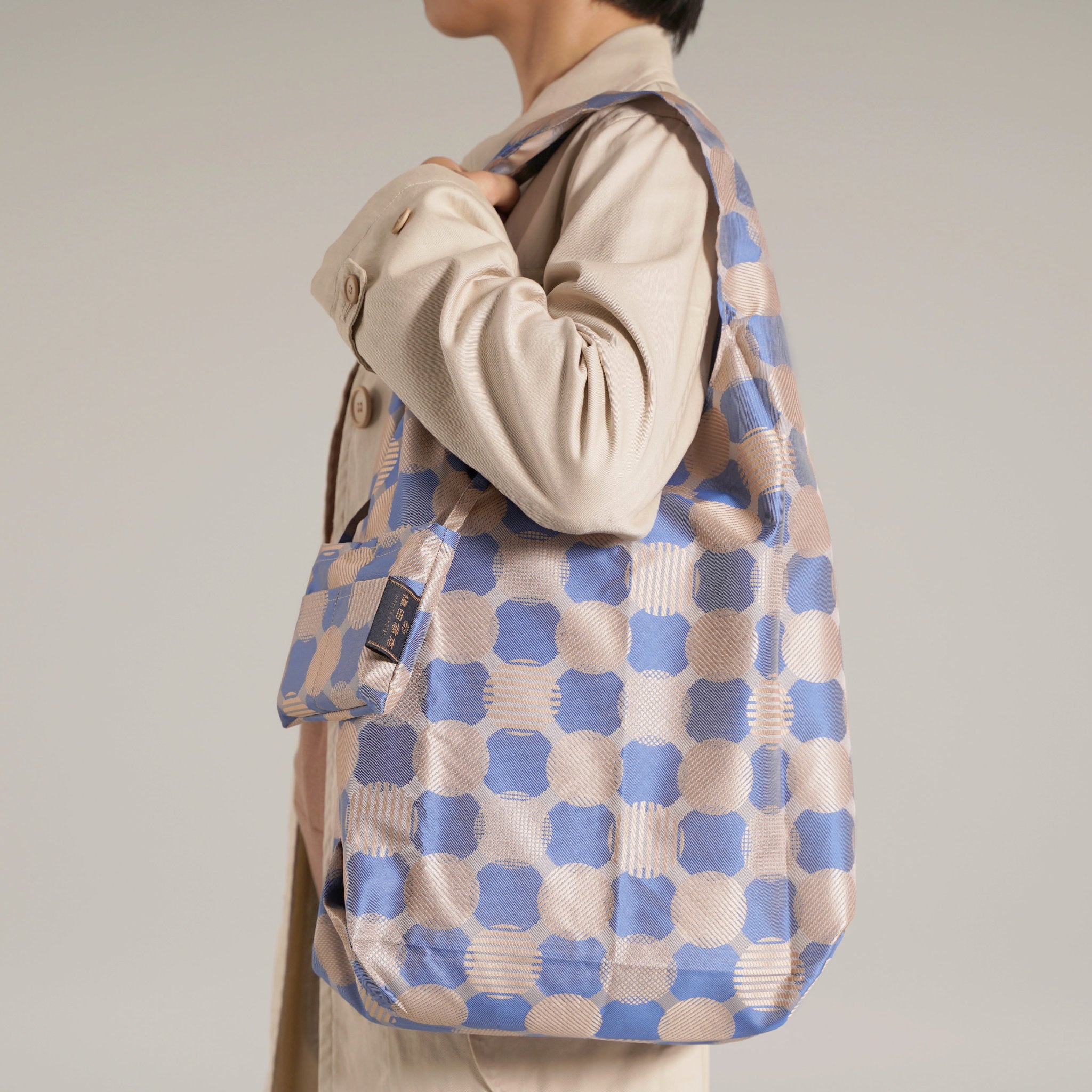 防撥水付きエコバッグumbrellaclothbag ブルー使用イメージ