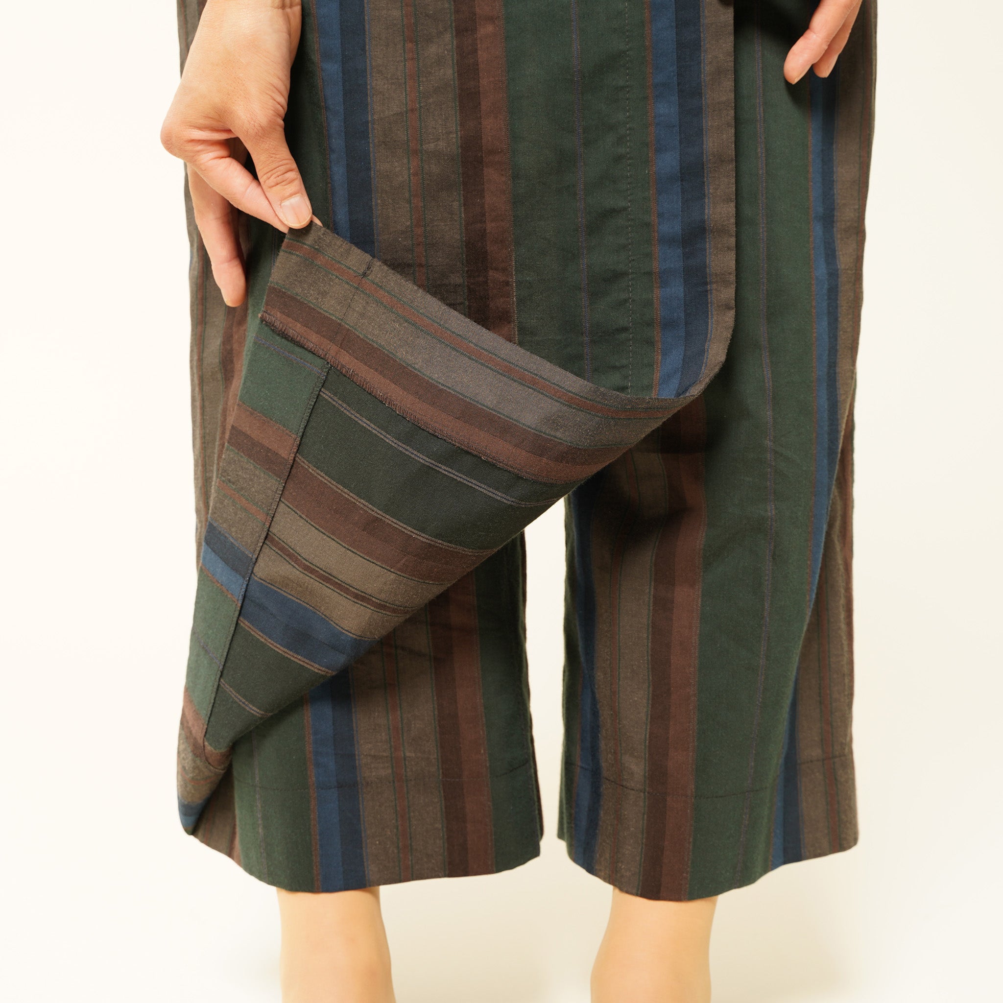 clotho ラップパンツ グリーン 裾部分