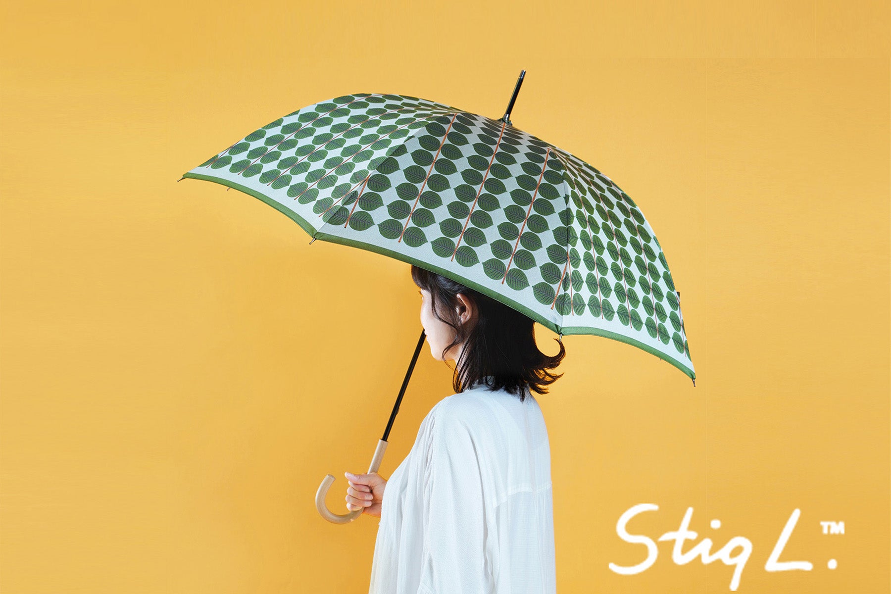 グリーンの晴雨兼用傘