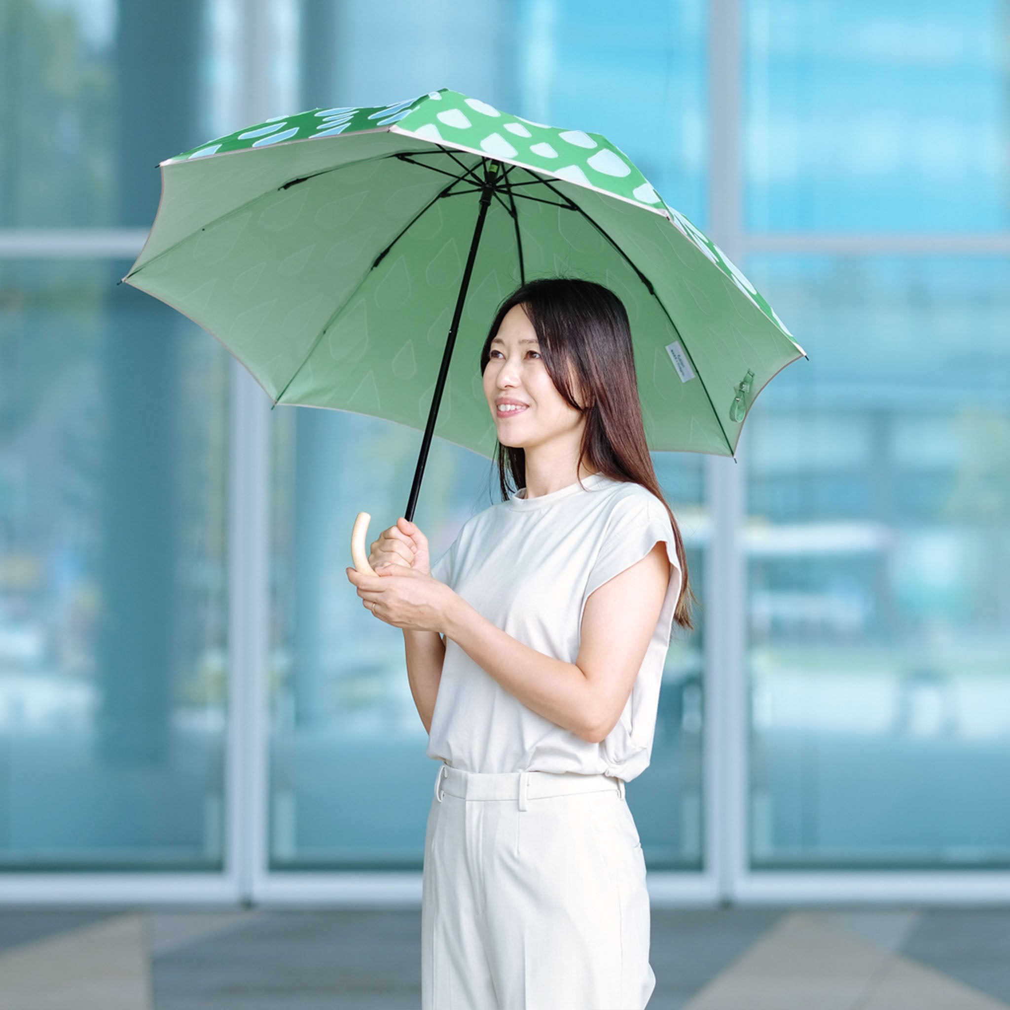 見た目にも楽しいレディース折りたたみ傘！晴雨兼用雨傘8本骨55cm