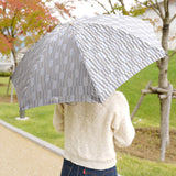 晴雨兼用　レディース　ノルディック　大枝　グレー　折りたたみ傘　使用イメージ