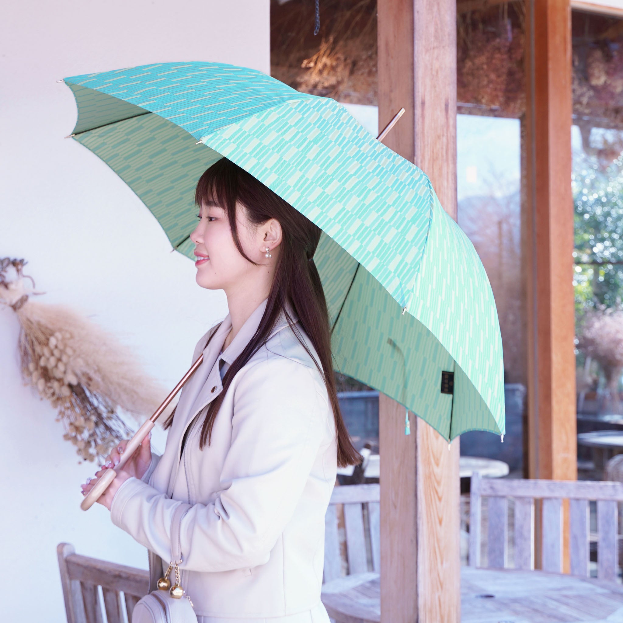 遊び心のあるデザインのレディース長傘！晴雨兼用雨傘8本骨60cm