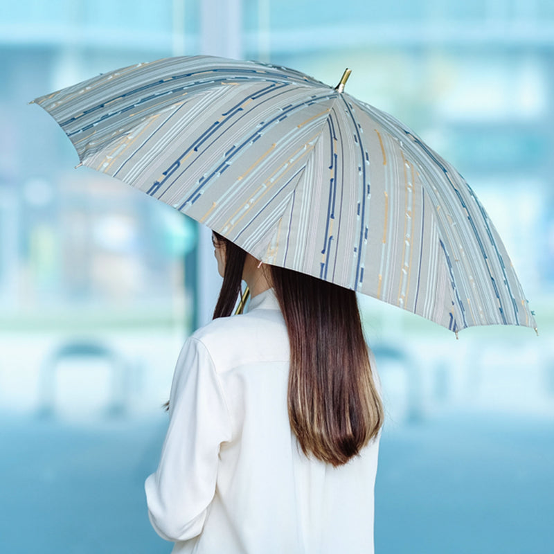 レディース 晴雨兼用日傘 feel.t ステッチストライプ カーキ 使用イメージ