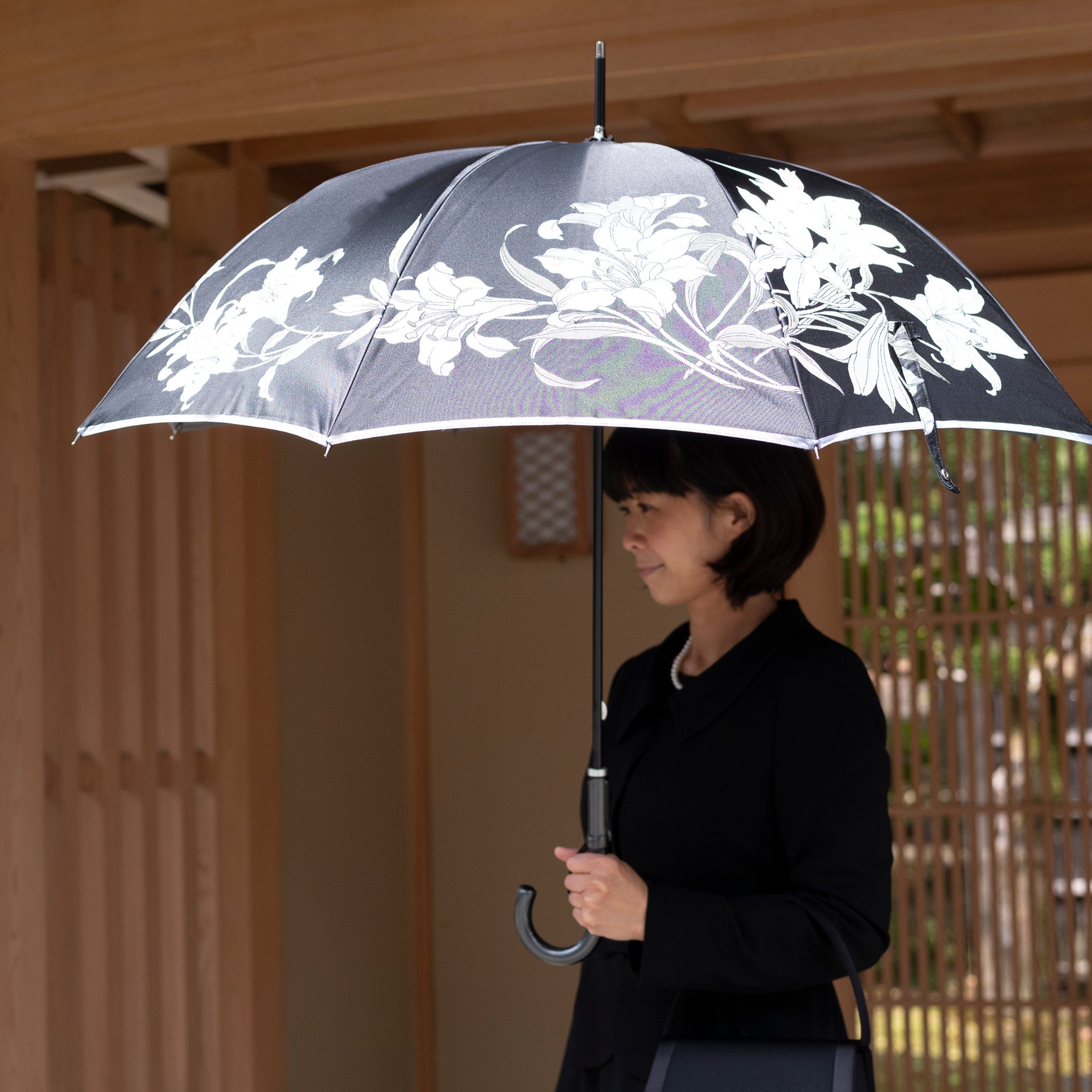 大人の上品さあふれるレディース長傘！晴雨兼用雨傘8本骨60cm