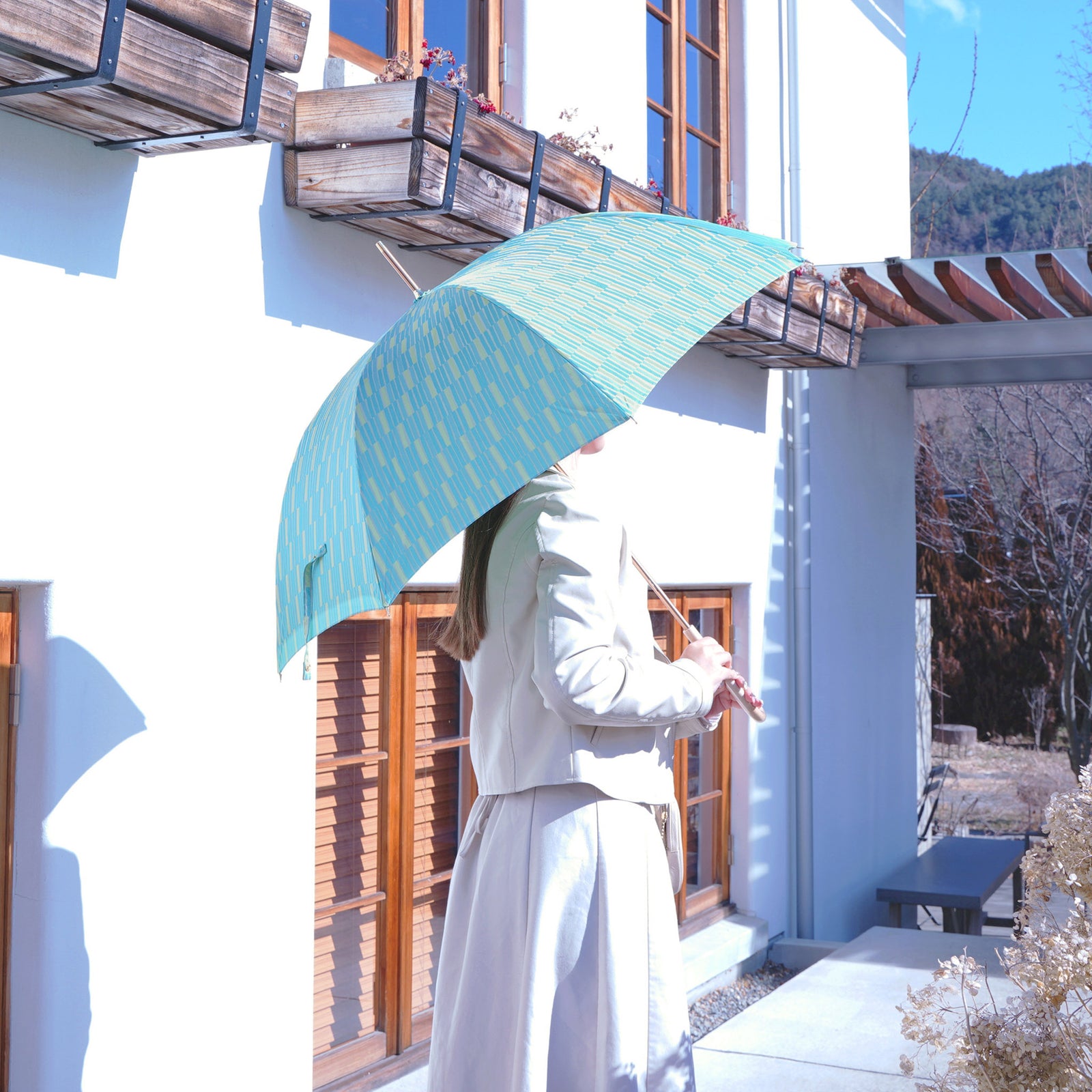 ★新品未使用❗️槇田商店の長傘　ノルディック　晴雨兼用　レッド★ 遊び心のあるデザインのレディース長傘！晴雨兼用雨傘8本骨60cm