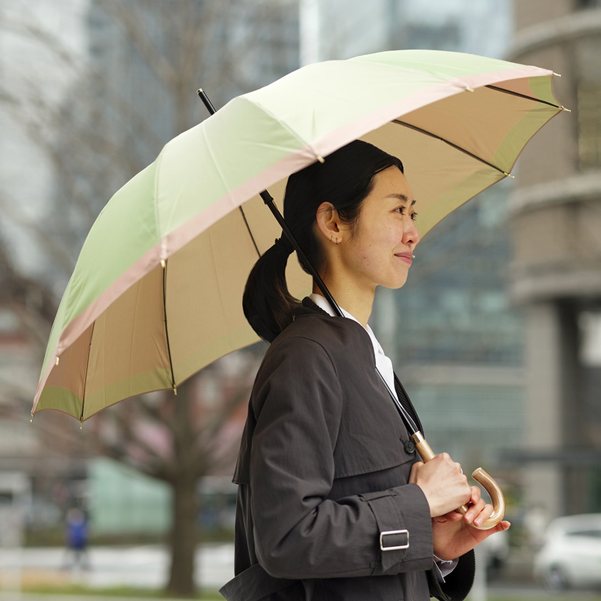 ビジネスシーンにも使えるレディース長傘！晴雨兼用雨傘12本骨55cm