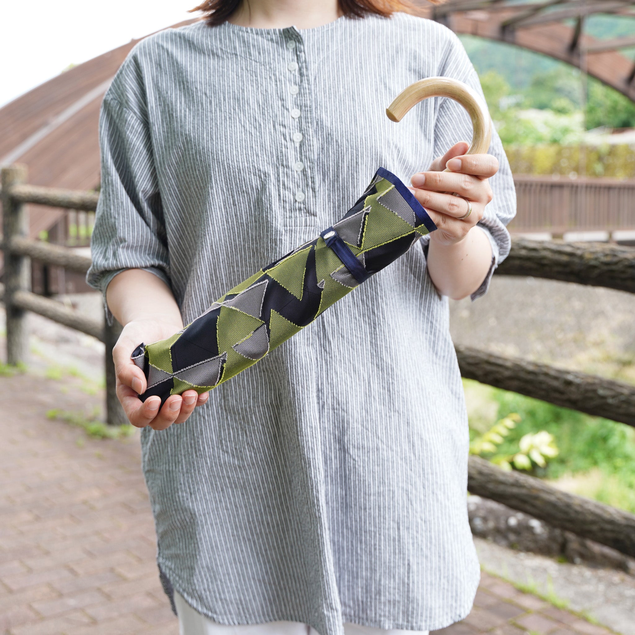 おしゃれで個性的なレディース折りたたみ傘！晴雨兼用雨傘8本骨55cm