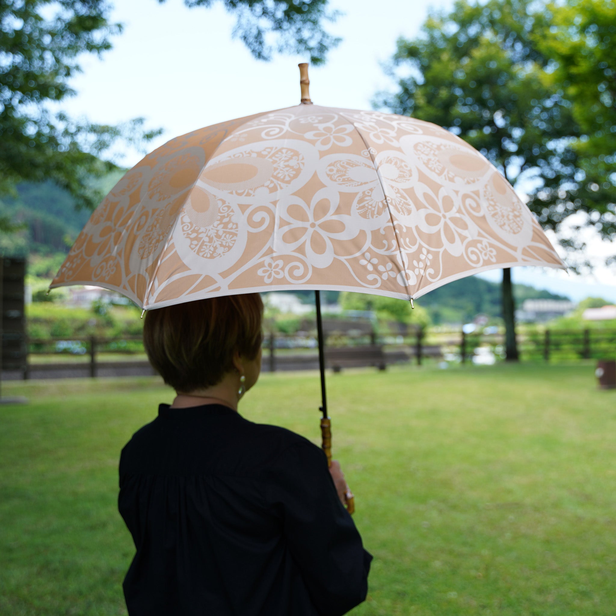上品さもあるレディースのジャンプ傘！晴雨兼用雨傘8本骨60cm