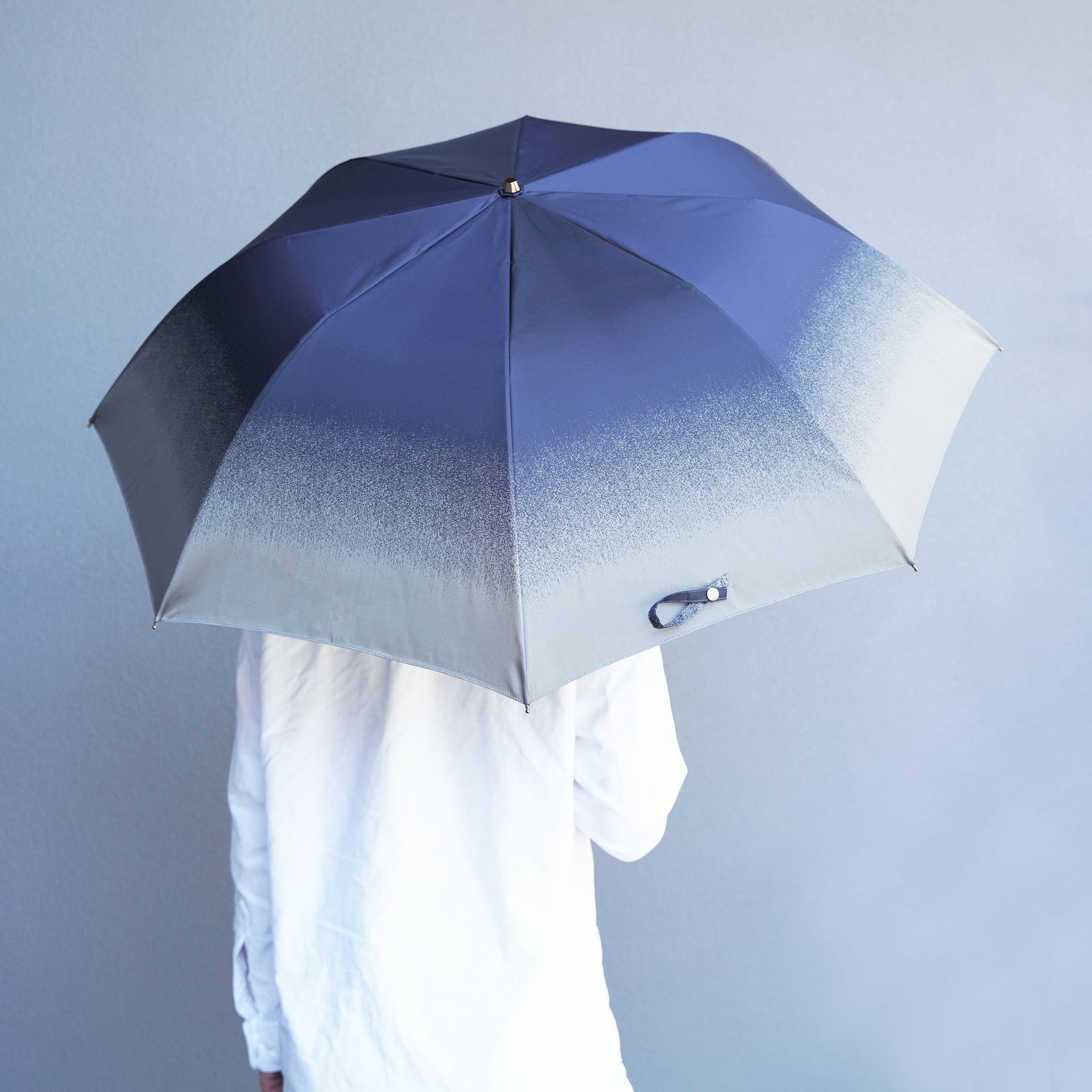 上品でおしゃれな折りたたみ傘！晴雨兼用メンズ傘8本骨58cm
