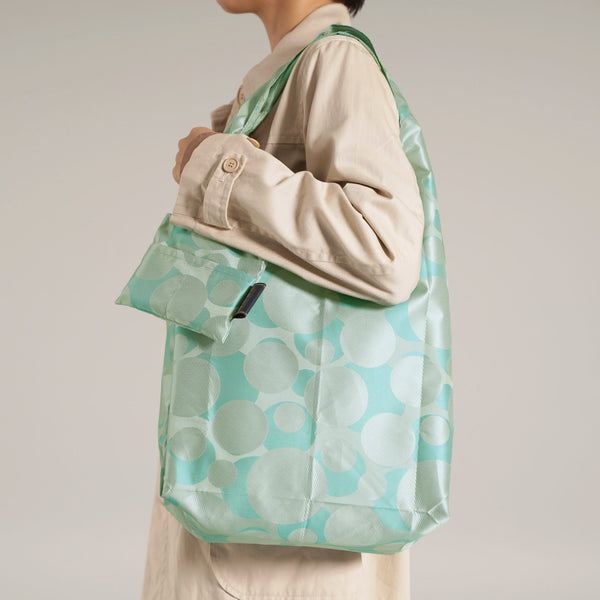 防撥水付きエコバッグumbrellaclothbag バブル グリーン使用イメージ