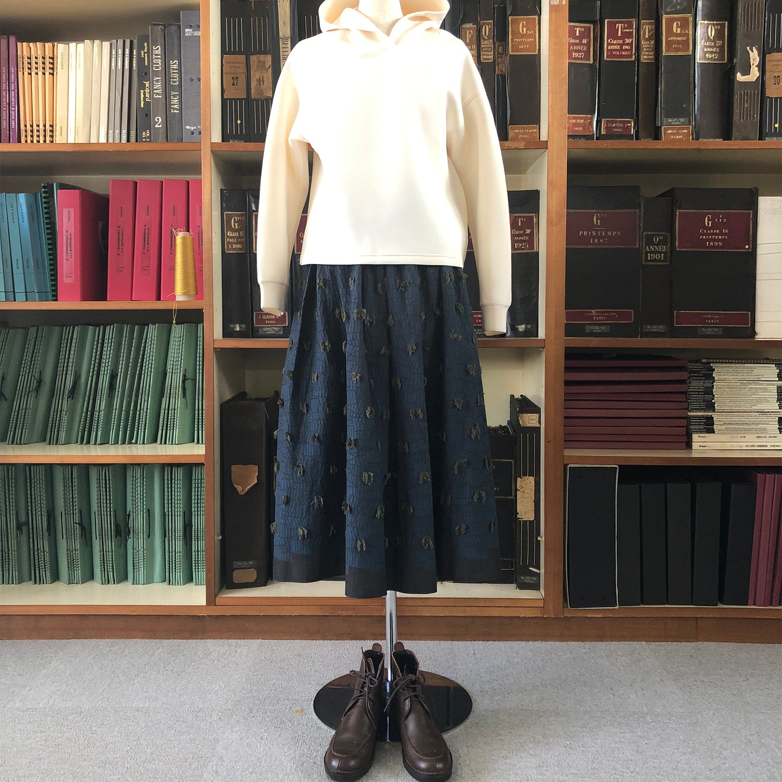 Makitashoten's clothes ウエストゴムスカート 切り株ドット