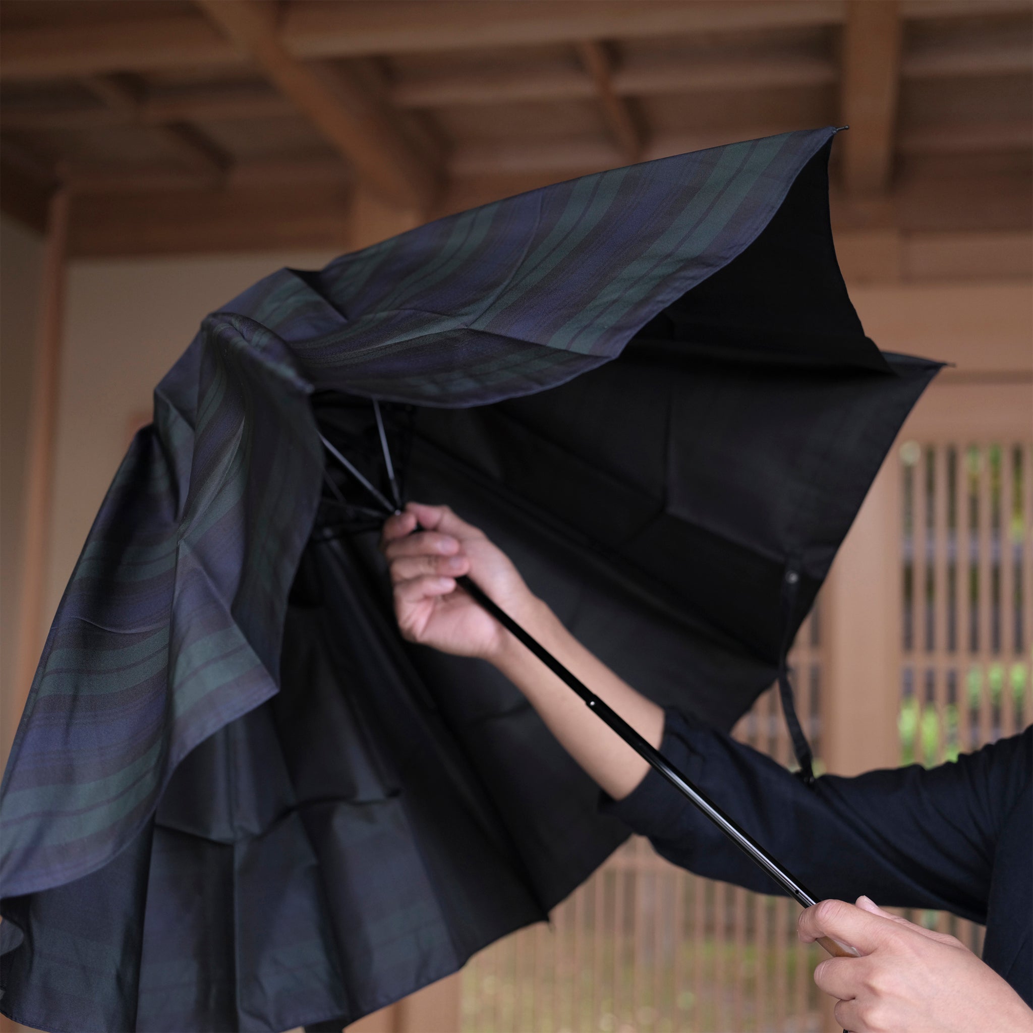 品質の良さを味わえるメンズ折りたたみ傘！晴雨兼用雨傘8本60cm