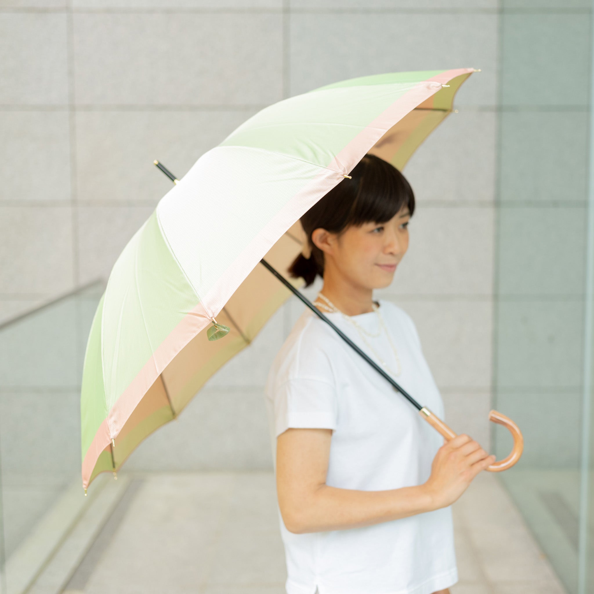 ビジネスシーンにも使えるレディース長傘！晴雨兼用雨傘12本骨55cm