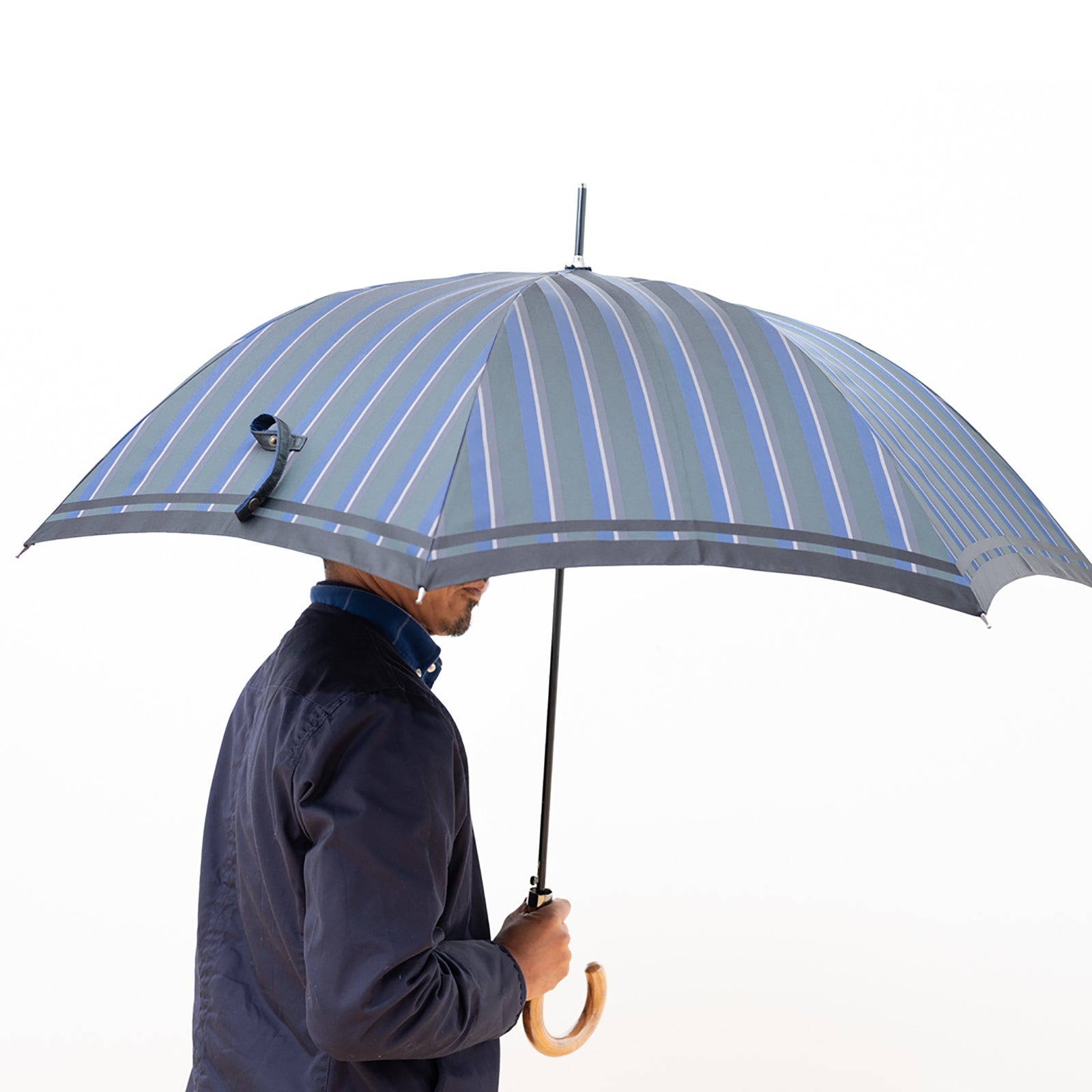 ビジネスシーンにも使えるメンズ折りたたみ傘！晴雨兼用雨傘8本